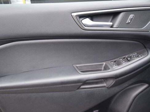 Used 2022 Ford Edge SE image 24