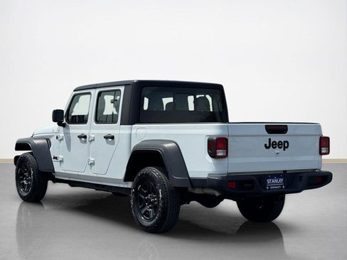 Used 2024 Jeep Gladiator Sport AWD/4WD image 5