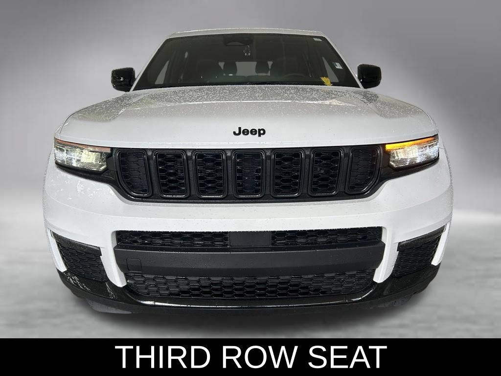 Used 2024 Jeep Grand Cherokee L Limited w/ Black Appearance Package RWD image 13