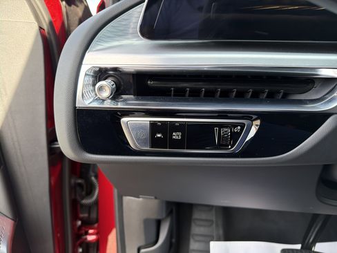 Used 2024 Cadillac Lyriq Luxury image 13