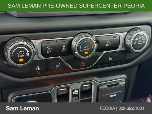 Used 2021 Jeep Gladiator Willys image 16