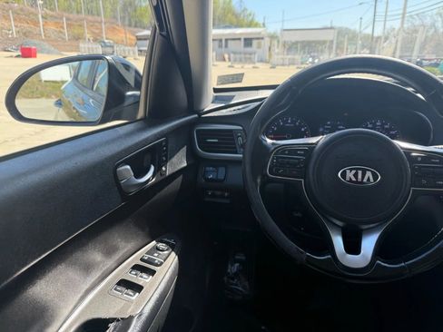 Used 2016 Kia Optima LX w/ Technology Package image 31