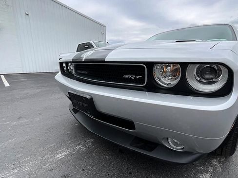 Used 2009 Dodge Challenger SRT8 w/ SRT Option Group II RWD image 8