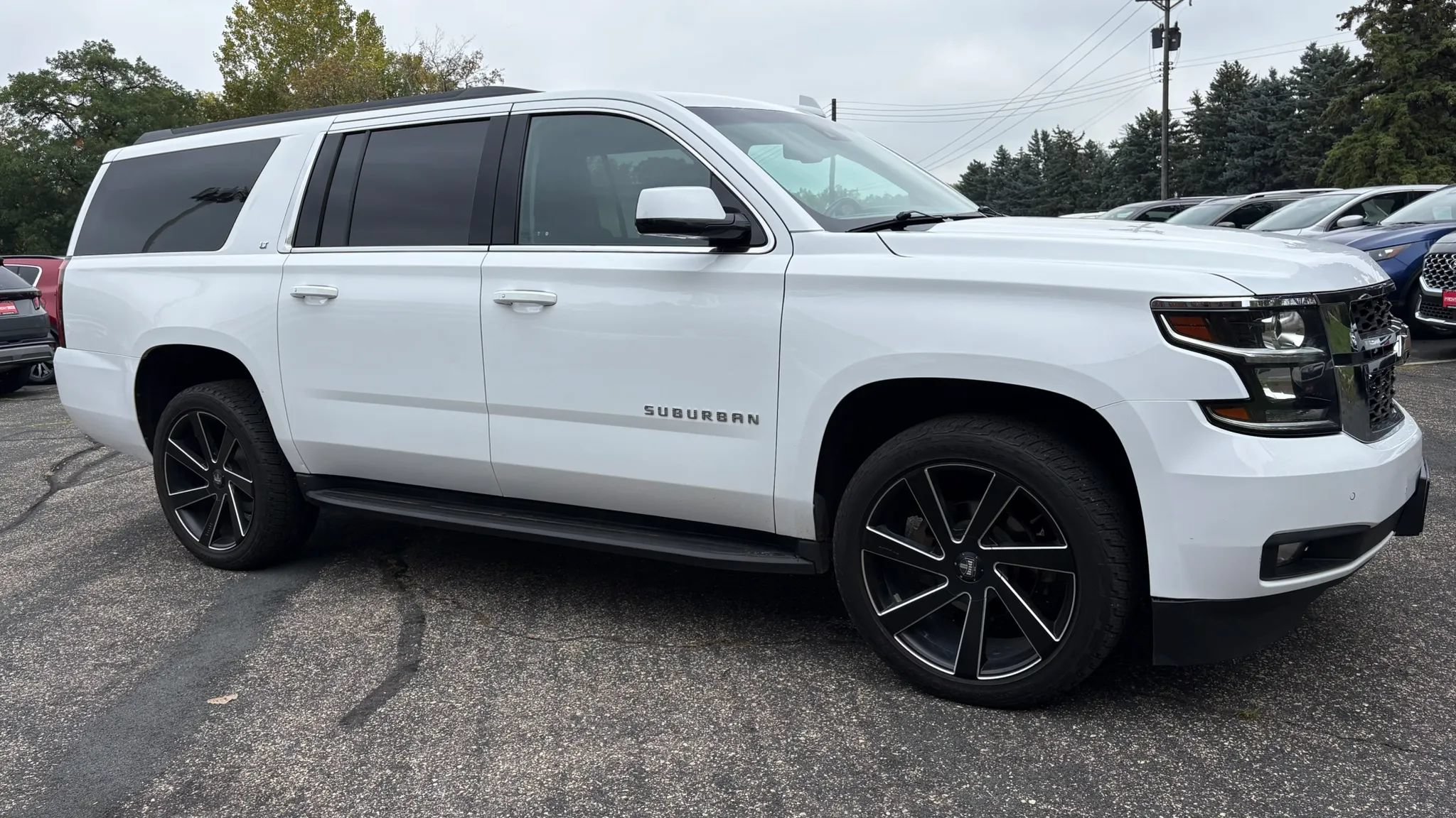 Used 2020 Chevrolet Suburban LT AWD/4WD image 11