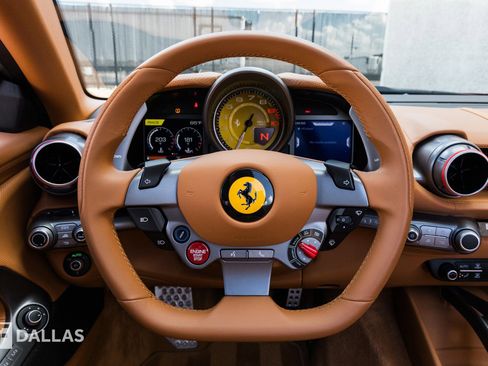 Used 2023 Ferrari 812 GTS Base image 28