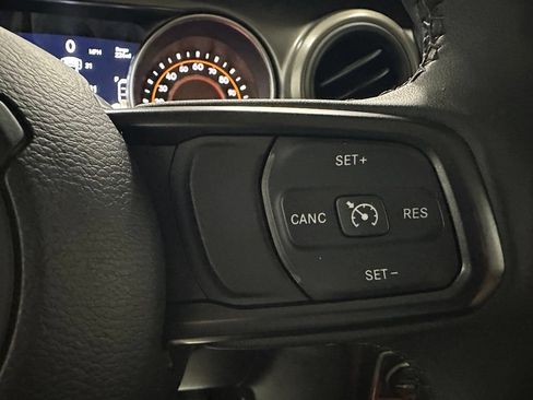 Used 2023 Jeep Gladiator Sport AWD/4WD image 20