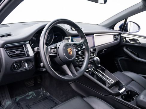 Certified 2023 Porsche Macan AWD/4WD image 4