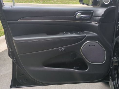 Used 2019 Jeep Grand Cherokee High Altitude AWD/4WD image 30