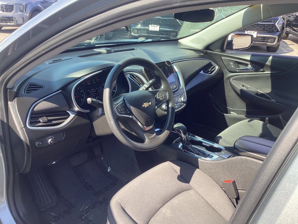 Used 2024 Chevrolet Malibu LT FWD image 11