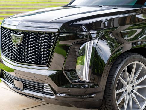 Used 2026 Cadillac Escalade Sport w/ Touring Package AWD/4WD image 18