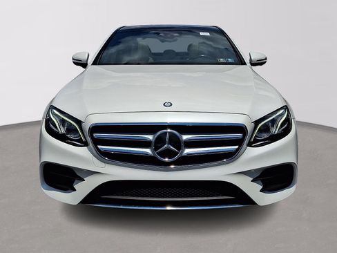 Used 2017 Mercedes-Benz E 300 4MATIC image 2