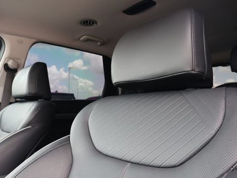 Used 2025 Hyundai Palisade SEL FWD image 16