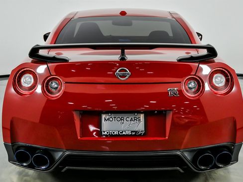 Used 2015 Nissan GT-R Black Edition image 11