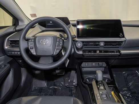 Used 2026 Toyota Prius XLE image 6