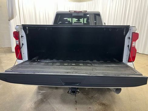 Used 2022 Chevrolet Silverado 2500 High Country w/ Z71 Off-Road Package image 10