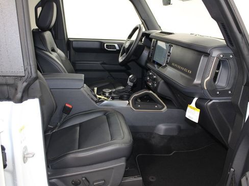New 2025 Ford Bronco Badlands image 26