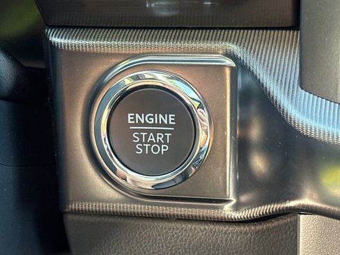 Used 2025 Ford F150 Lariat AWD/4WD image 37