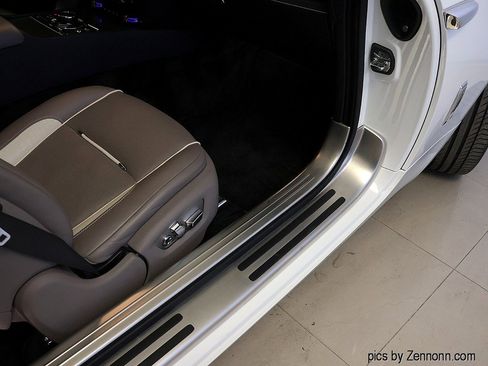 Used 2020 Rolls-Royce Dawn image 29