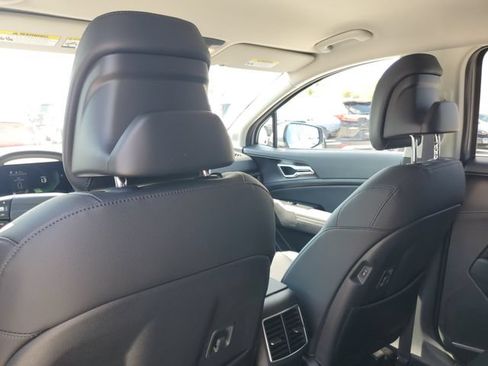 Certified 2026 Kia Sportage EX AWD/4WD image 11