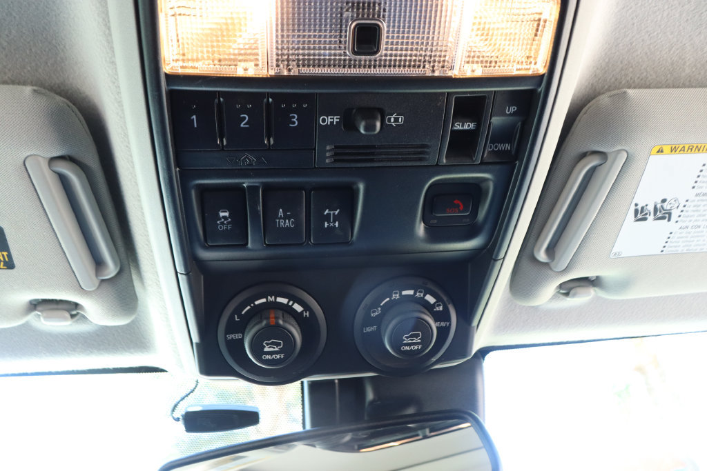 Used 2022 Toyota 4Runner TRD Off-Road Premium w/ Moonroof Package AWD/4WD image 25