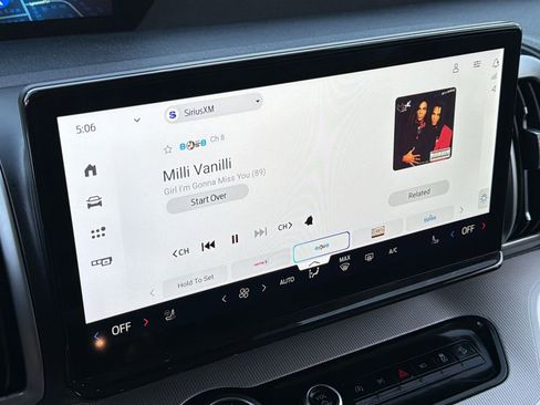 Used 2025 Ford Expedition Active image 8