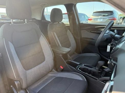Used 2021 Chevrolet TrailBlazer LS FWD image 24