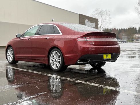 Used 2014 Lincoln MKZ image 3