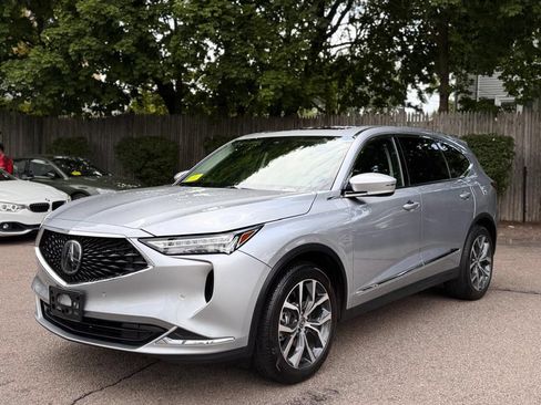 Used 2023 Acura MDX SH-AWD w/ Technology Package image 2