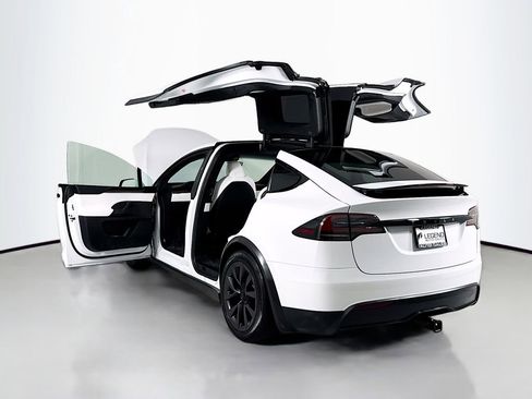 Used 2023 Tesla Model X AWD/4WD image 32