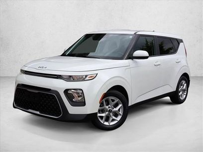 Used 2022 Kia Soul LX w/ Technology Package
