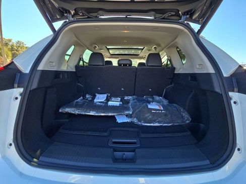 New 2026 Nissan Rogue Platinum w/ Tech Package AWD/4WD image 31