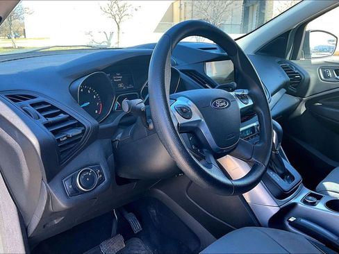 Used 2016 Ford Escape SE w/ Equipment Group 201A image 9