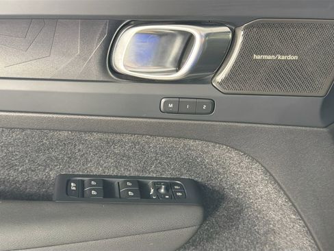 Certified 2023 Volvo C40 P8 Recharge Ultimate w/ Protection Package Premier AWD/4WD image 18