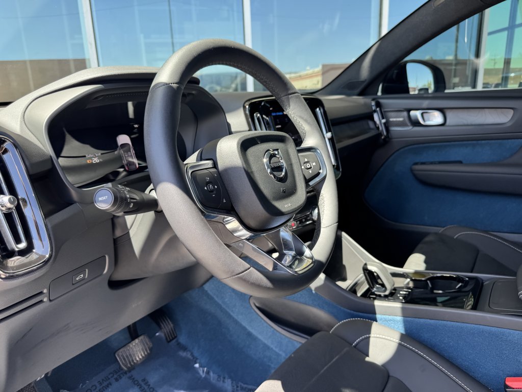 Used 2023 Volvo C40 P8 Recharge Ultimate AWD/4WD image 33