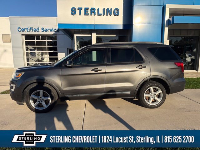 Used 2017 Ford Explorer XLT w/ Equipment Group 201A AWD/4WD image 2