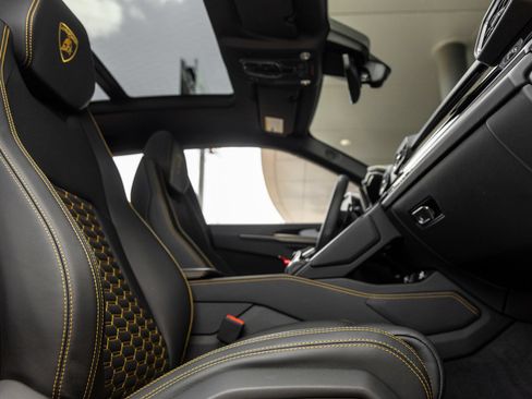 Used 2024 Lamborghini Urus S AWD/4WD image 46