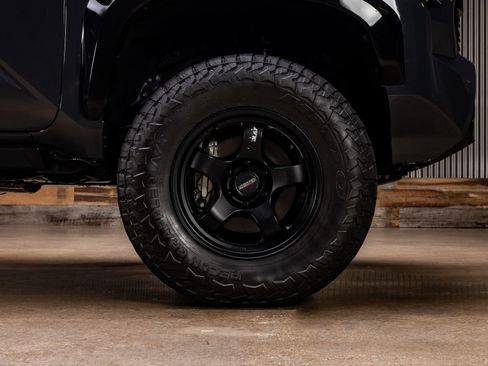 Used 2025 Toyota Tacoma TRD Pro AWD/4WD image 11