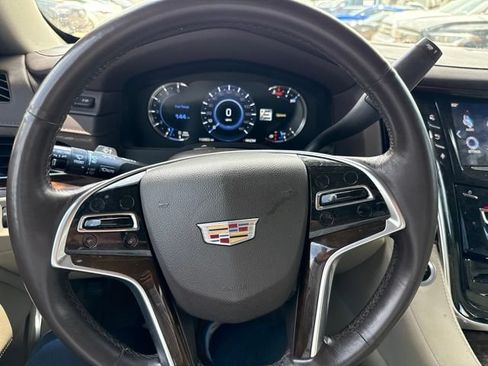 Used 2016 Cadillac Escalade Luxury AWD/4WD image 9