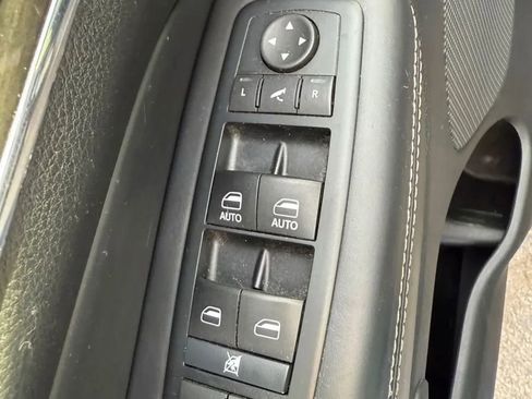 Used 2015 Jeep Grand Cherokee Overland image 11