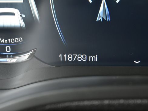 Used 2020 Cadillac Escalade ESV Premium Luxury image 18