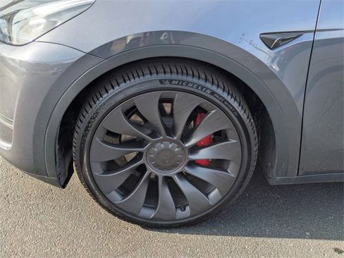 Used 2023 Tesla Model Y Performance image 10