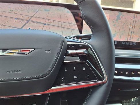 New 2026 Cadillac Lyriq V image 18