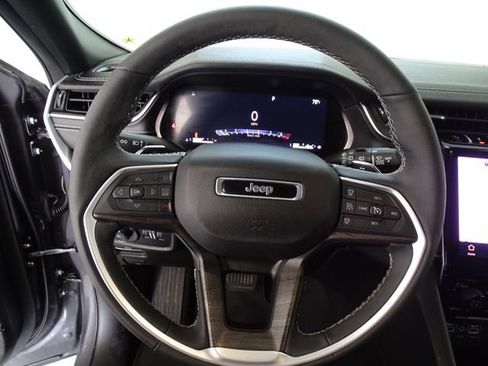 Certified 2025 Jeep Grand Cherokee L Limited AWD/4WD image 6