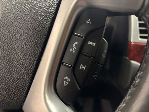 Used 2011 Cadillac Escalade EXT Luxury AWD/4WD image 16