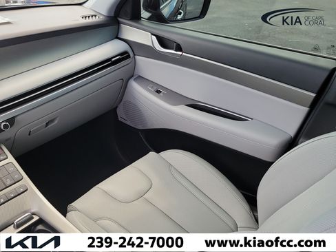Used 2024 Hyundai Palisade SEL w/ Premium Package FWD image 18