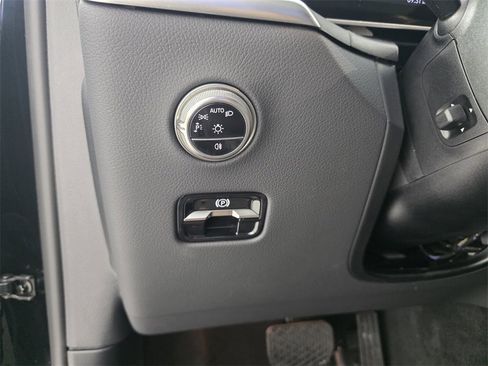 Certified 2025 Mercedes-Benz GLC 300 image 23