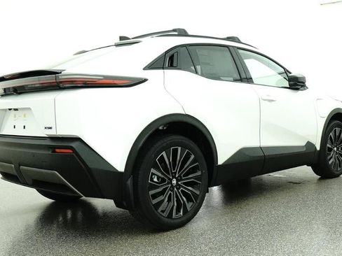 New 2026 Toyota C-HR AWD/4WD image 25