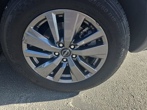 Used 2025 Nissan Pathfinder SV AWD/4WD image 39