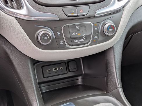 Used 2024 Chevrolet Equinox LS w/ LS Convenience Package FWD image 17