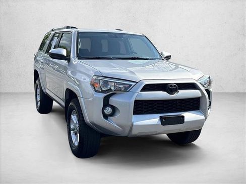 Used 2019 Toyota 4Runner SR5 AWD/4WD image 3